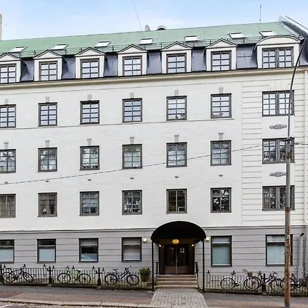 Apartment Bright And Modern On A Quiet Street