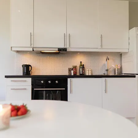 Bright And Modern On A Quiet Street Apartment *